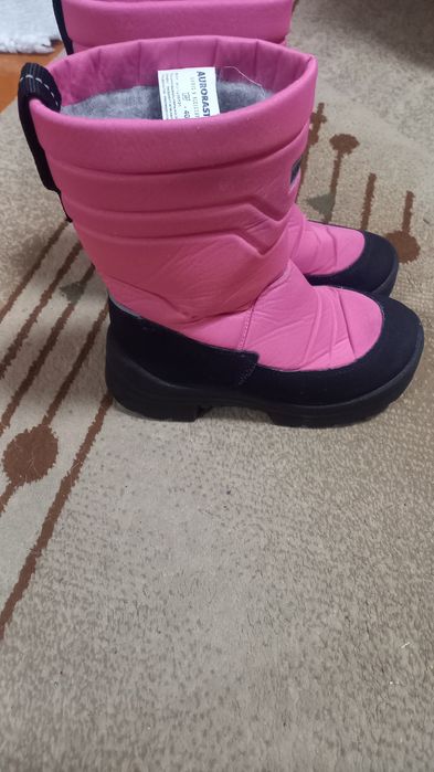 Продам зимние сапожки на девочку.