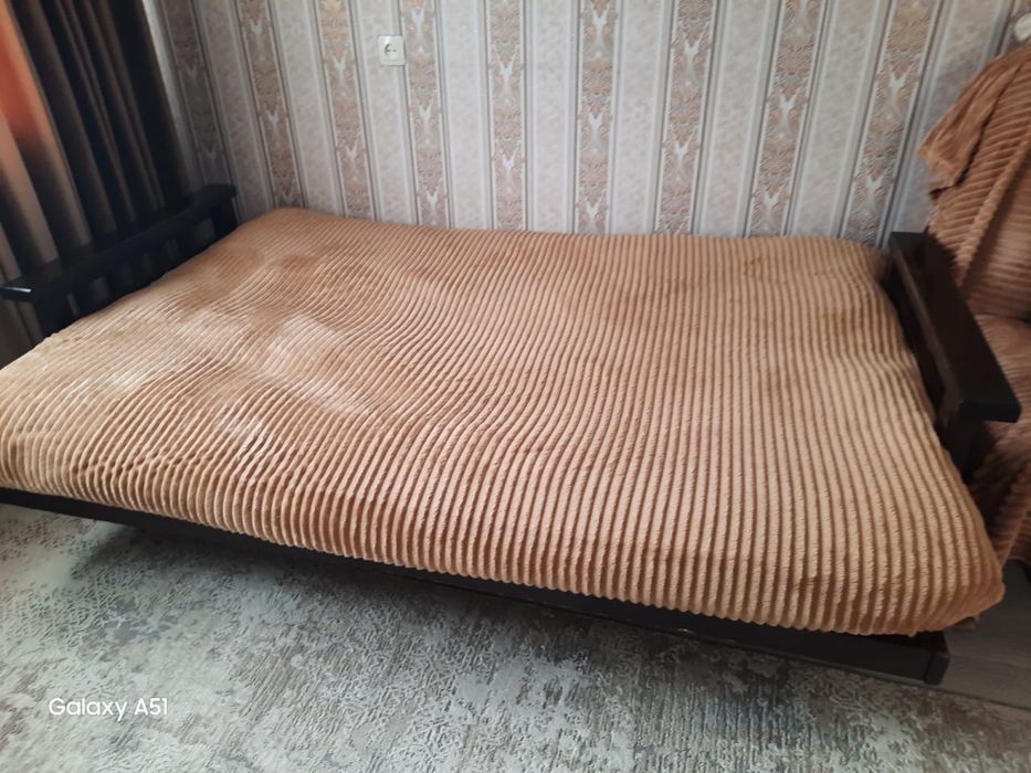 Продам диван с креслом за 5000