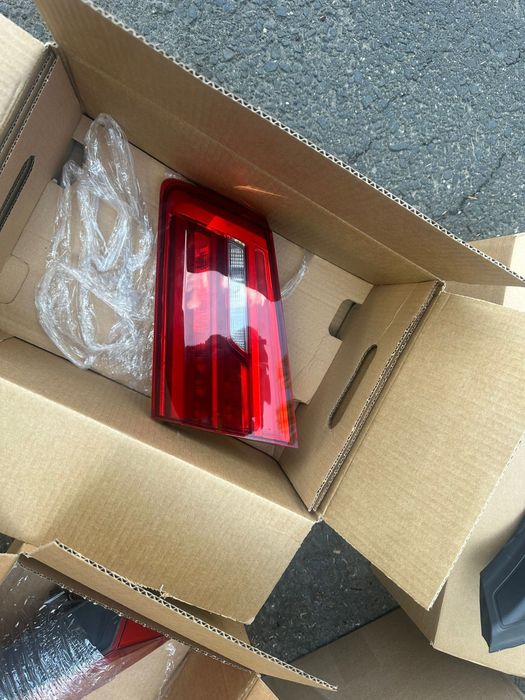 Оргинални фарове за BMW 5та серия седан F90