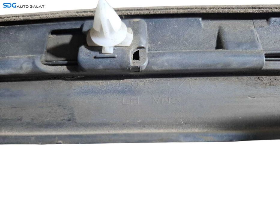 Bandou Ornament Plastic de pe Usa Portiera Stanga Fata Volkswagen Passat B6 2005 - 2010 Cod 3C0854949C [L6410]