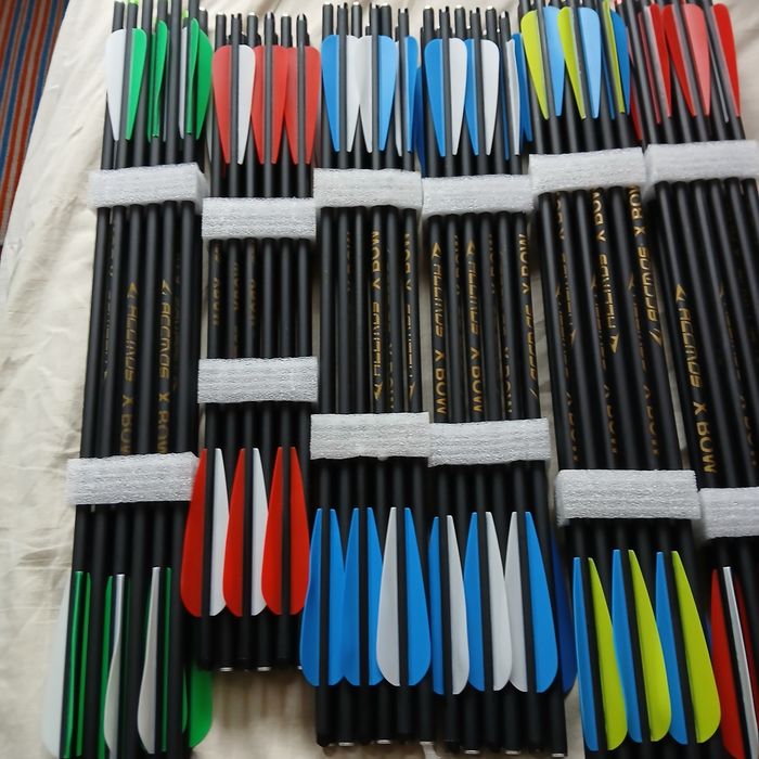 Săgeți din carbon pentru arbalete de 46,51 sau 56 cm,varf 3 lame,noi
