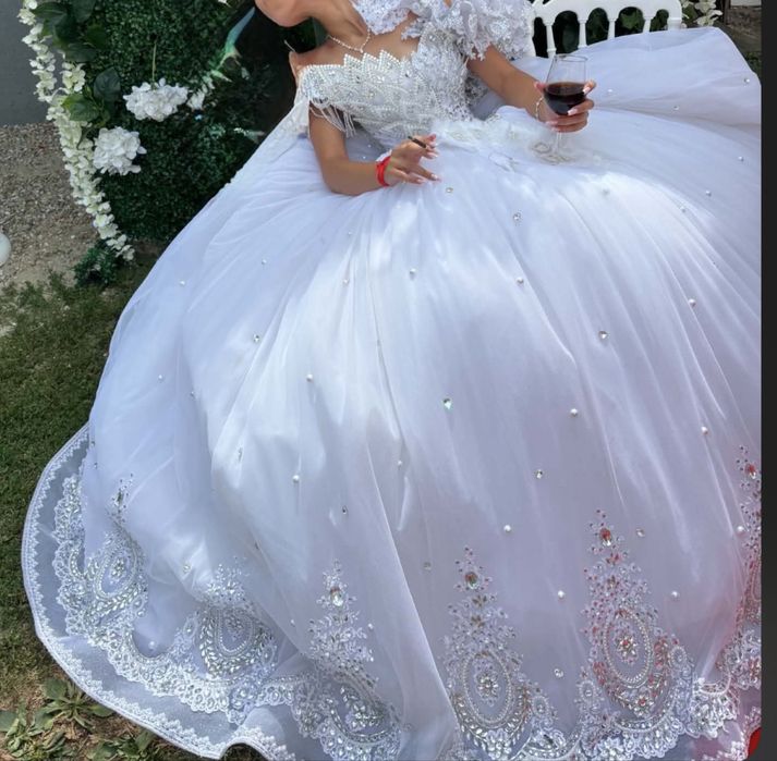 Vand rochie de mireasa