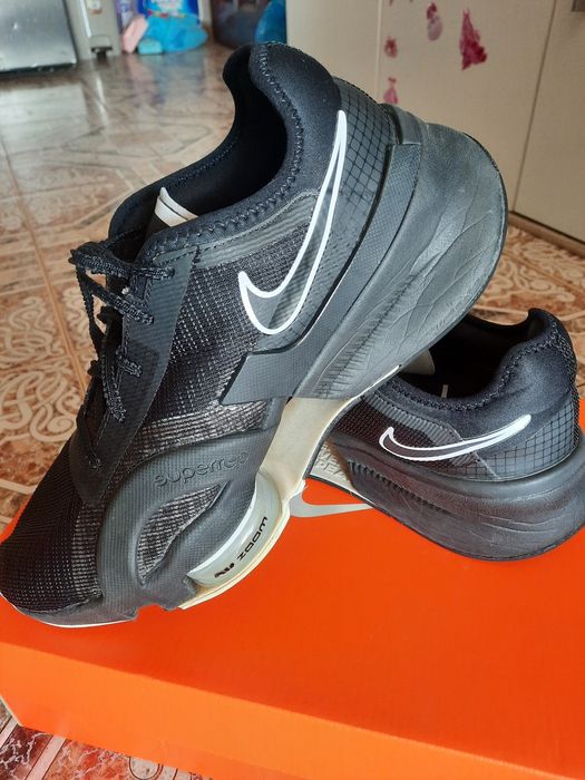 Дамски маратонки найк