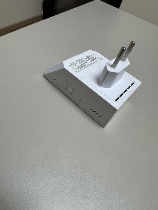 Amplificator de semnal wifi Asus RP-AC52 extinder de retea 2.4 g si 5G