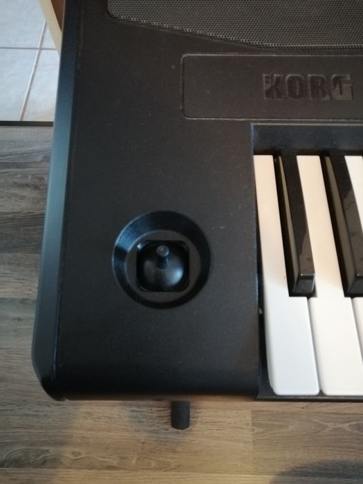 Корг па 300 в отлично състояние.