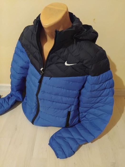 Geaca băieți Nike.