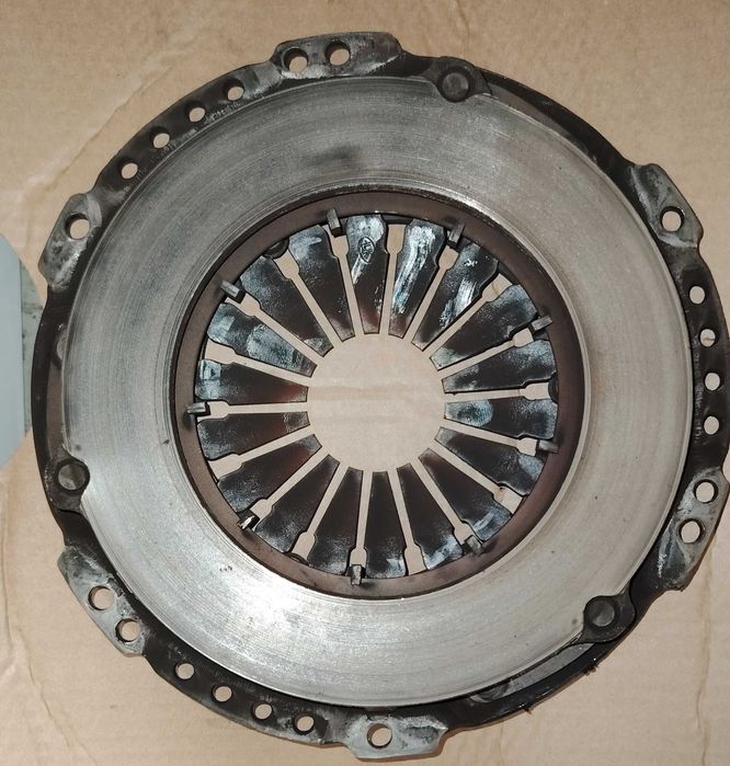 продавам съединител за Тойота RAV4 XA20 втора употреба