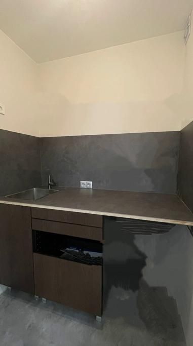 Дава се под наем Едностаен апартамент в София, Център - 30 кв.м за 590 € - Снимка #2