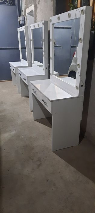 Трюмо с подсветкой 90см ширина