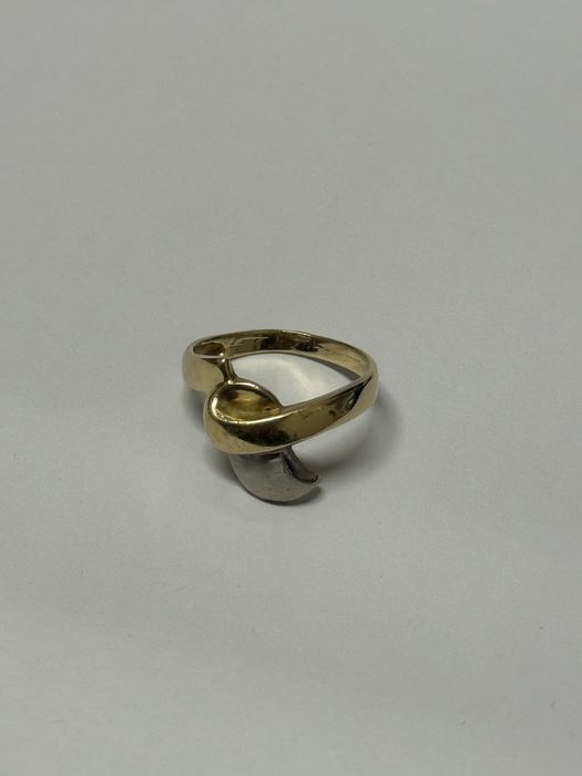 златен дамски пръстен 2.87гр 14к 585