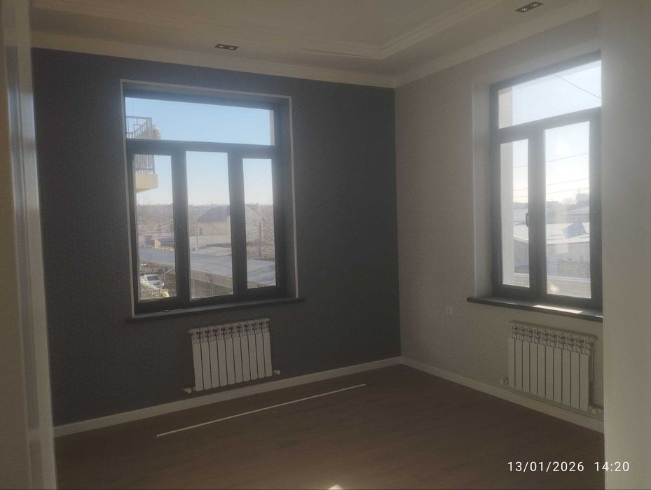 Янгийўл шаҳар Ўткир акани маҳалласида коттедж сотилади