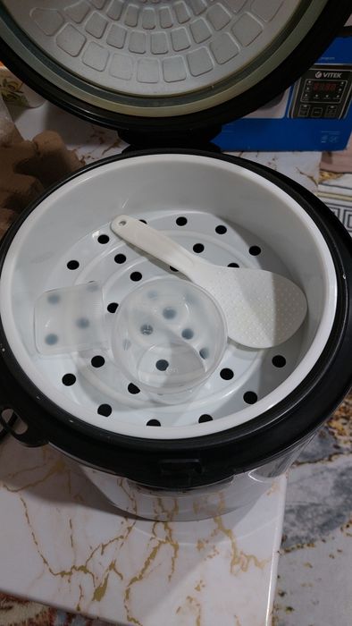 Продам мультиварку.