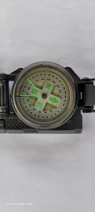 Busolă pentru orientare în expediti