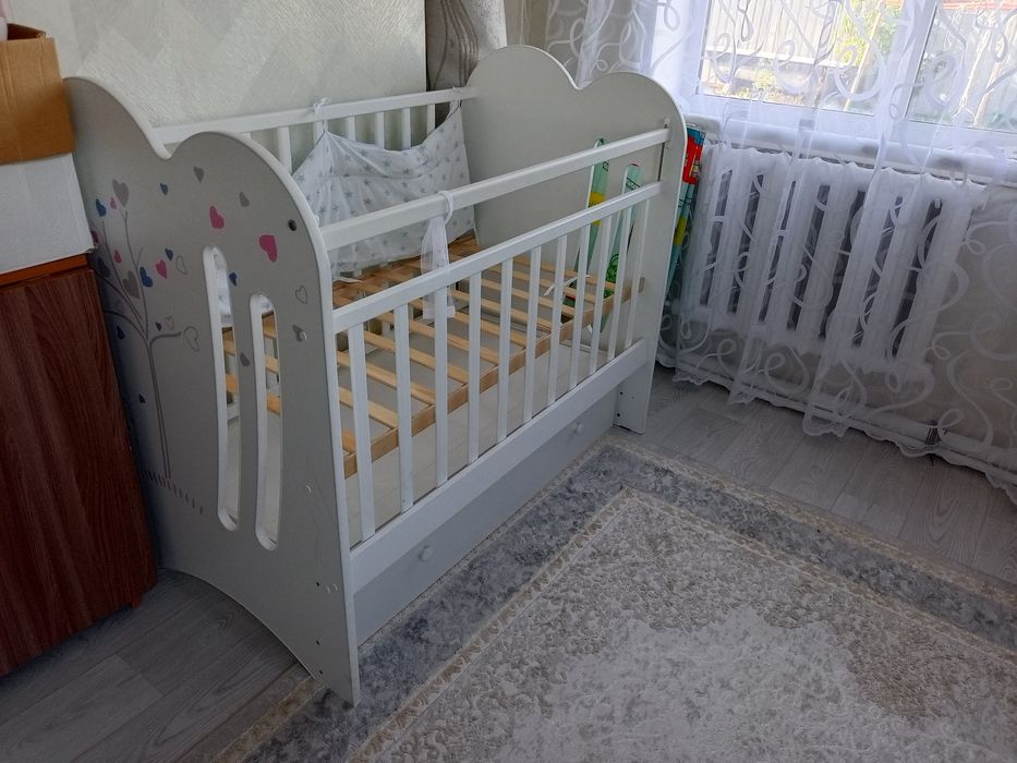 Продам детскую кроватку