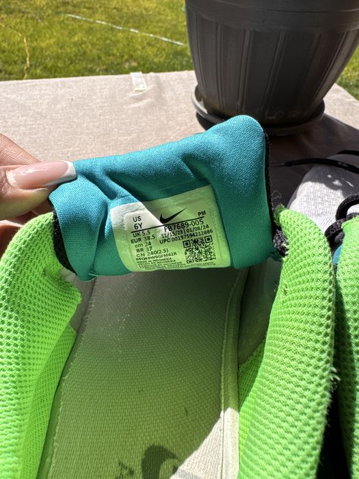 Спортни обувки NIKE