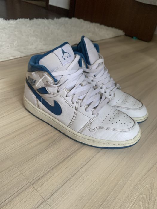 Jordan 1 high.