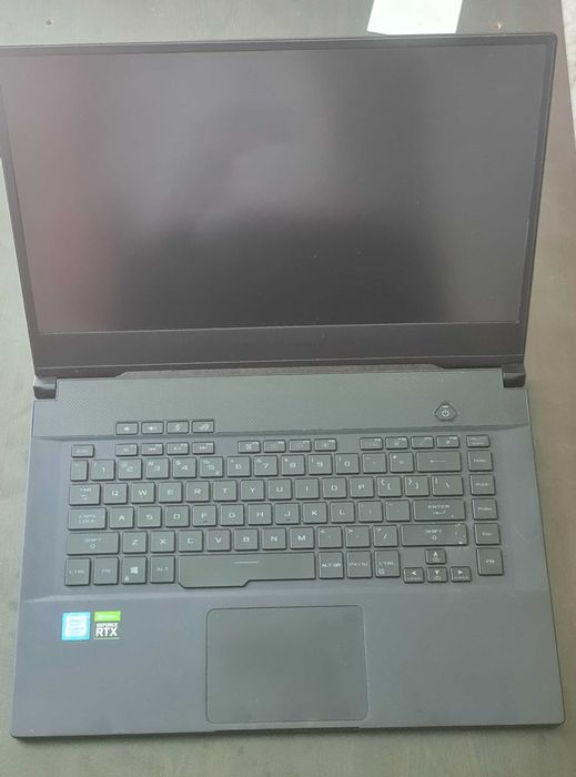 Asus zephyrus  15.6 / 300hz / rtx 2060 / i7 9750h