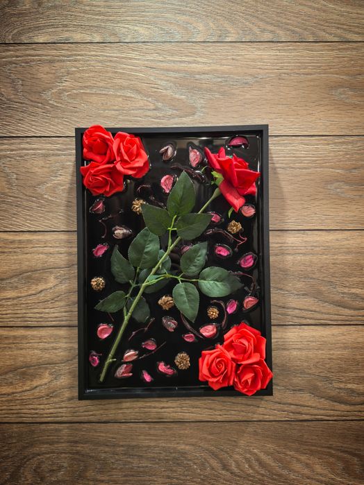 Картини от рози, заляти с епоксидна смола