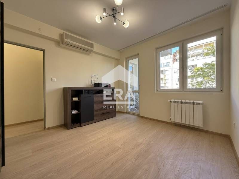 Продава се Четиристаен апартамент в София, Център - 164 кв.м за 4547 €/кв.м - Снимка #11