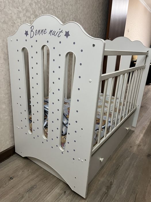 Детская кроватка /кровать -маятник