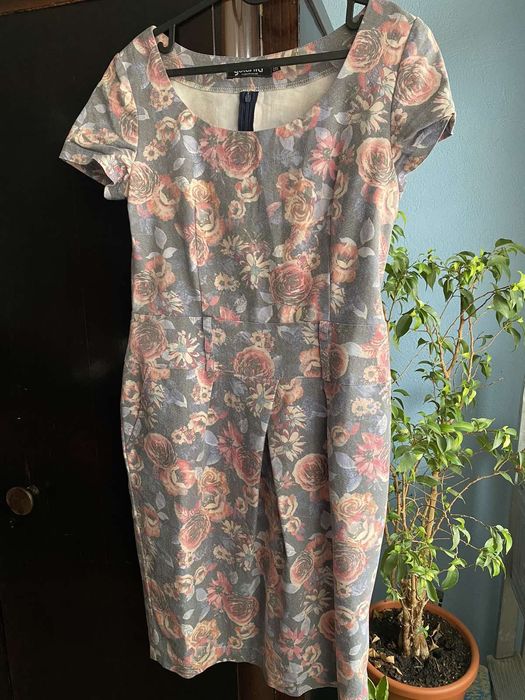 Пролетна лека рокля.