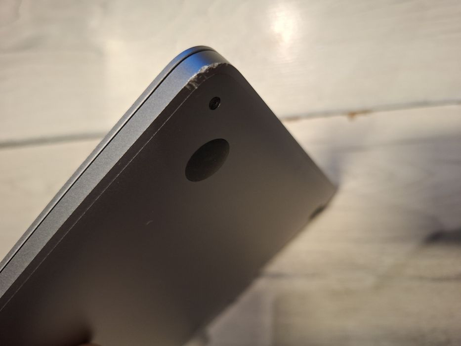 MacBook A2338-Apple M2/8гб/256гб ssd