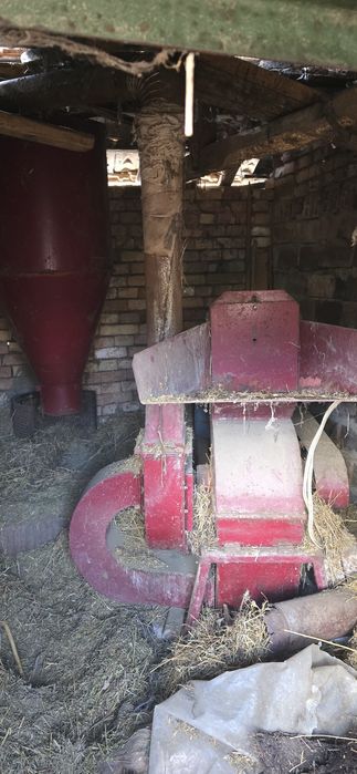 Фуражомелка павликенска