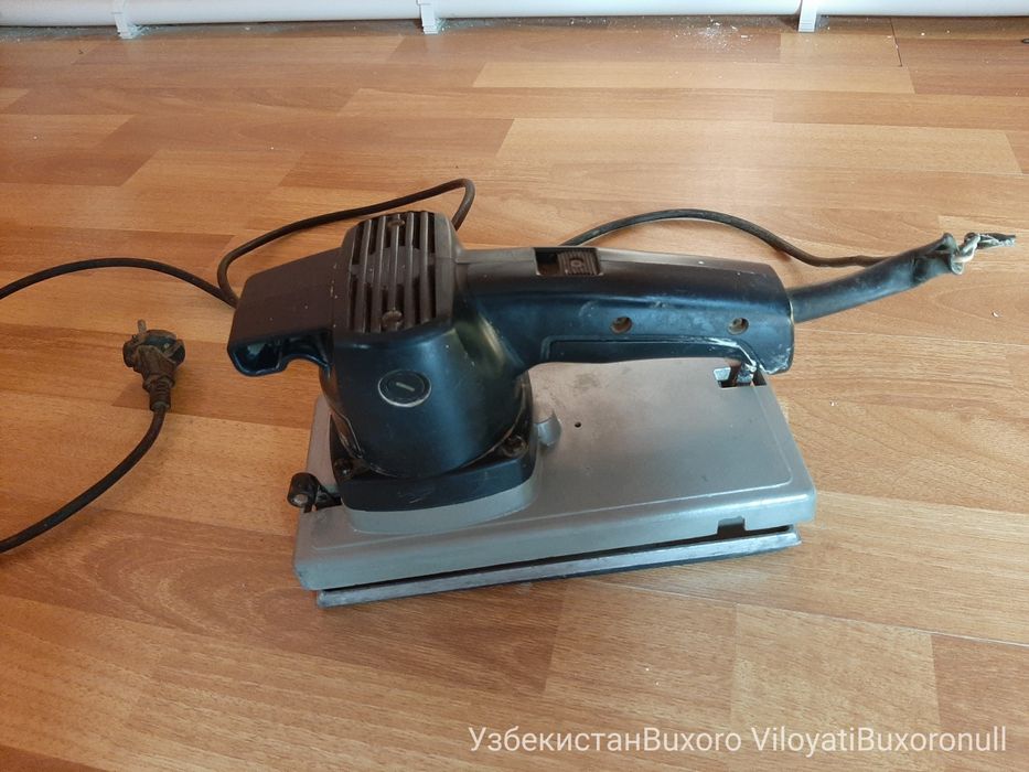 Шлифовальная машинка