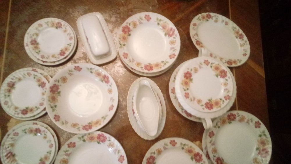Продам японский столовый сервиз