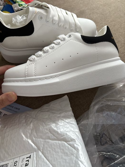 Adidasi noi marimea 36