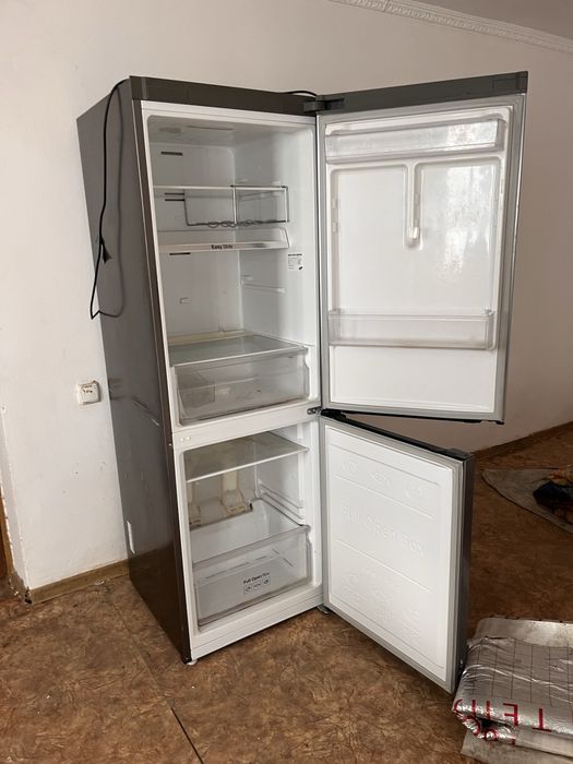 холодильники 2 штук