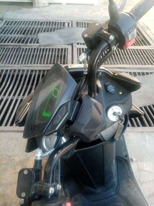 Скутер мотоцикл 150 кубов