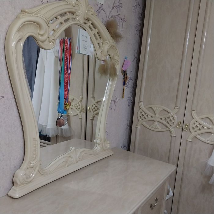 Продам спальный гарнитур