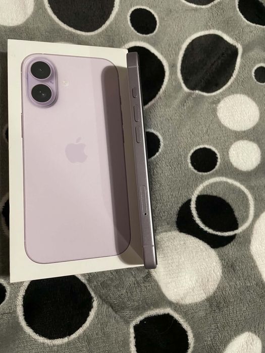 Iphone 17 с гаранция почти нов