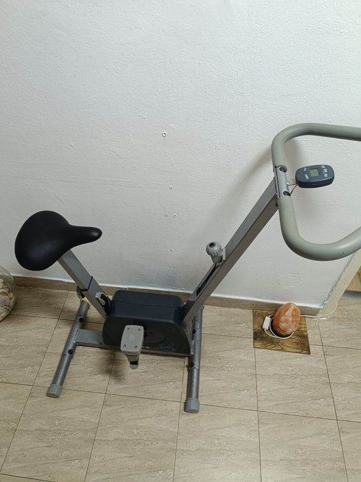 Vând bicicleta fitness