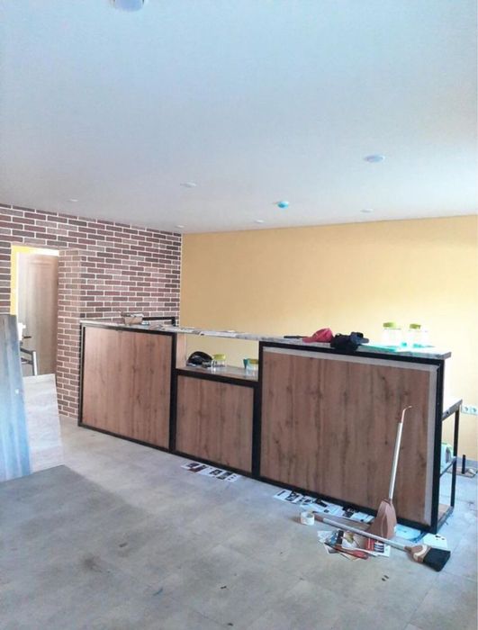 Барная стойка для алкомвркета