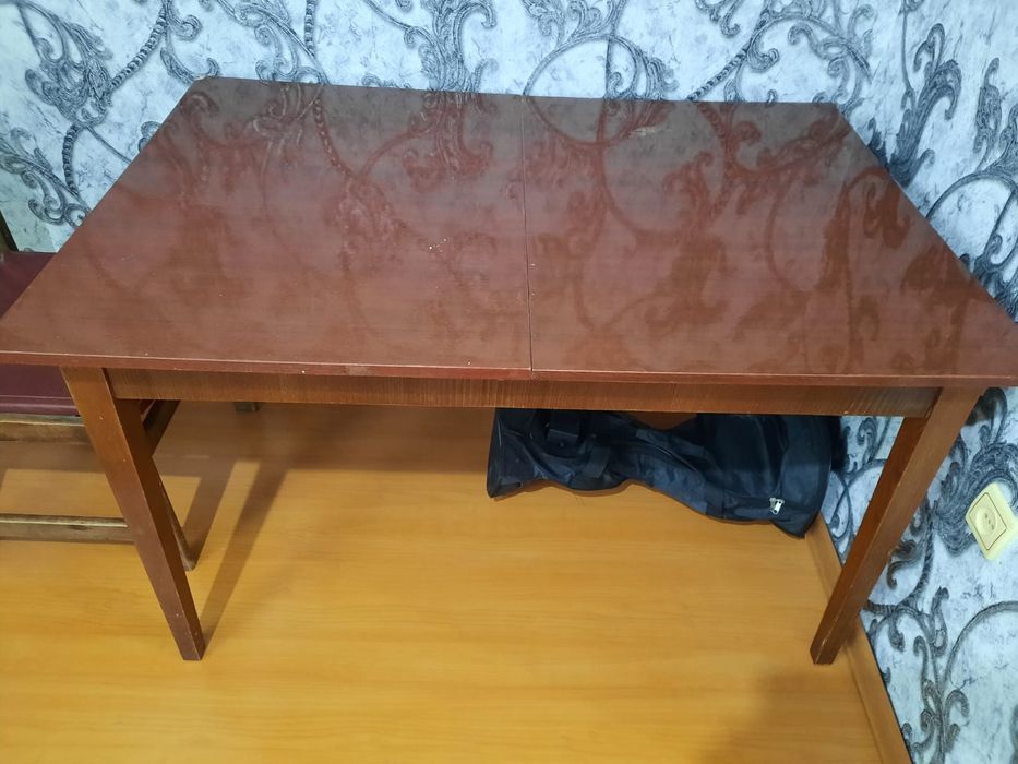 Продам столик недорого