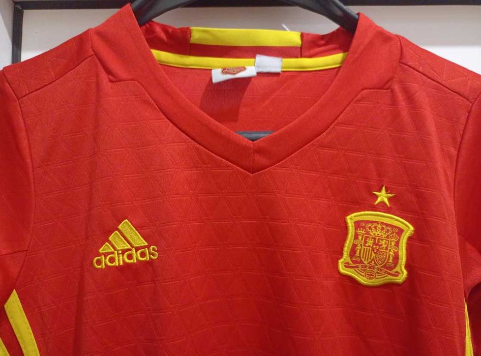 Оригинален екип на Испания от Евро 2016