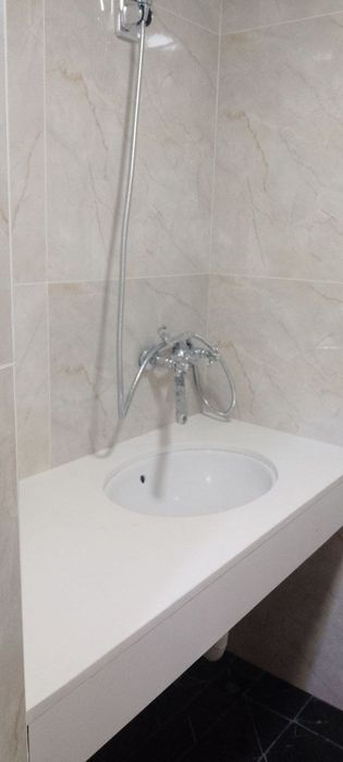 Ko'kcha shofayiz mostini oldida 2 etajli uy