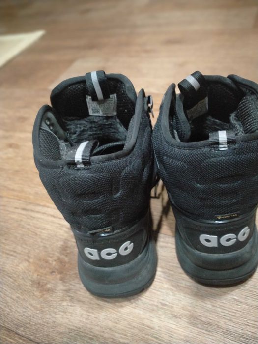 Ботинки зимние,спортивные.