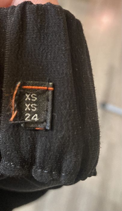 Черен панталон Zara размер XS 7/8 с широк крачол