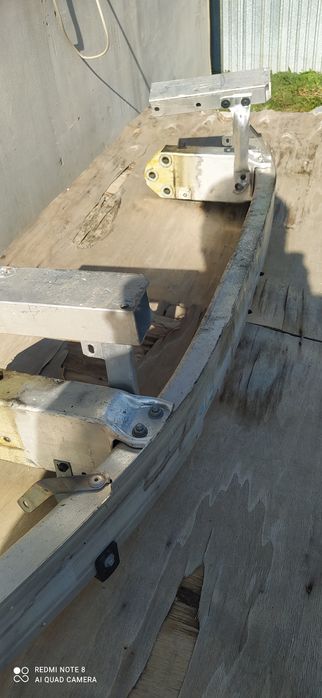 БМВ  телевизор ,рамка капота ,усилитель бампера