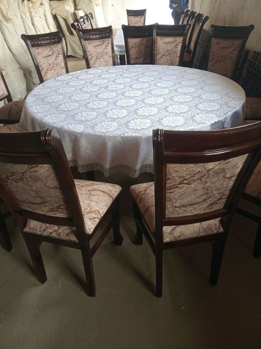 Стулья и столы (прямоугольные, круглые)