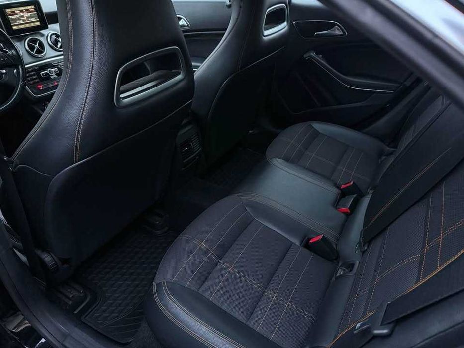 Mercedes Benz CLA 220/Cutie Automata/2.2 Diesel/172Cp/interior Piele/plafon negru