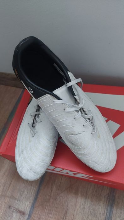 Футболни обувки Nike Phantom 45