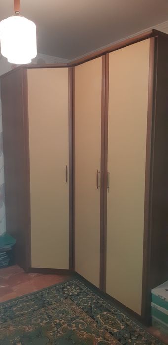 Шкаф угловой для одежды