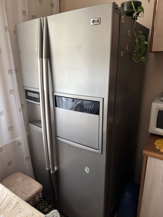 Холодильник LG двухдверный