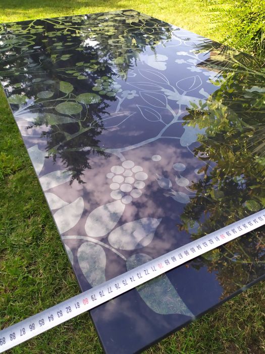 Уникат ! Маса ковано желязо + плот закалено рисувано стъкло .