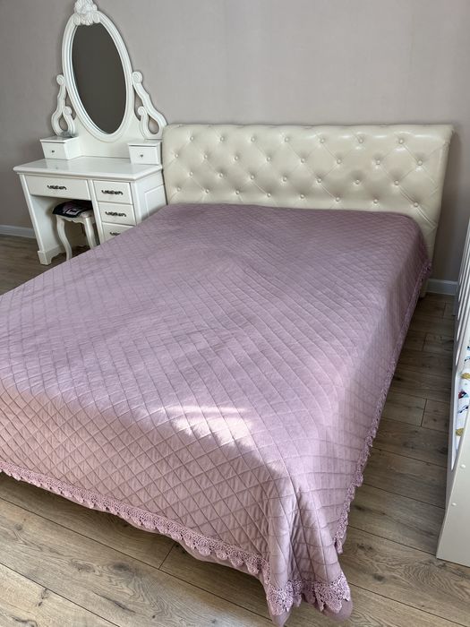 Кровать двухспальная продам