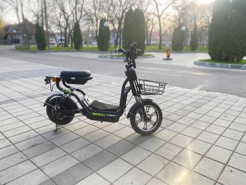 Vând schimb scuter electric cu acte